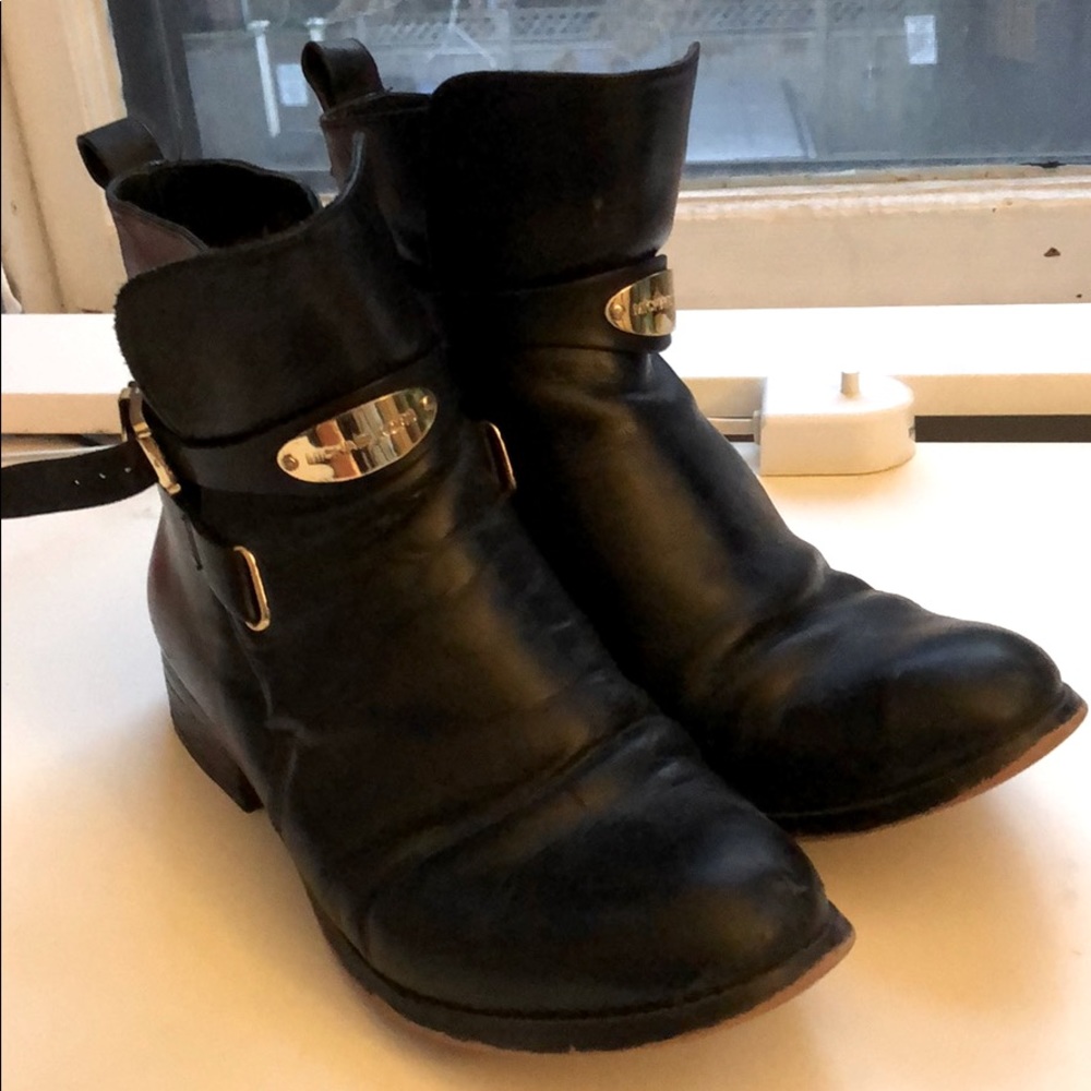 MK Black leather booties